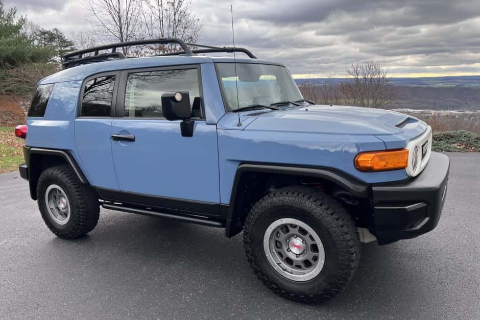 2014 Toyota FJ Cruiser sold for $35,570