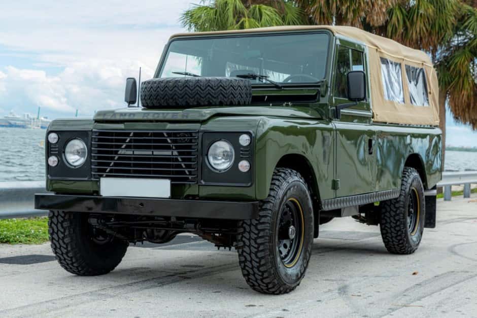 1990 Land Rover Series 109 sold for $31,750
