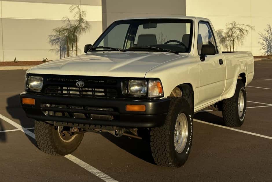 1993 Toyota Pickup (N80/90/100/110 1989-1997) sold for $9,900