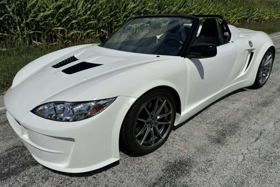 2016 Factory Five 818 sold for $16,500