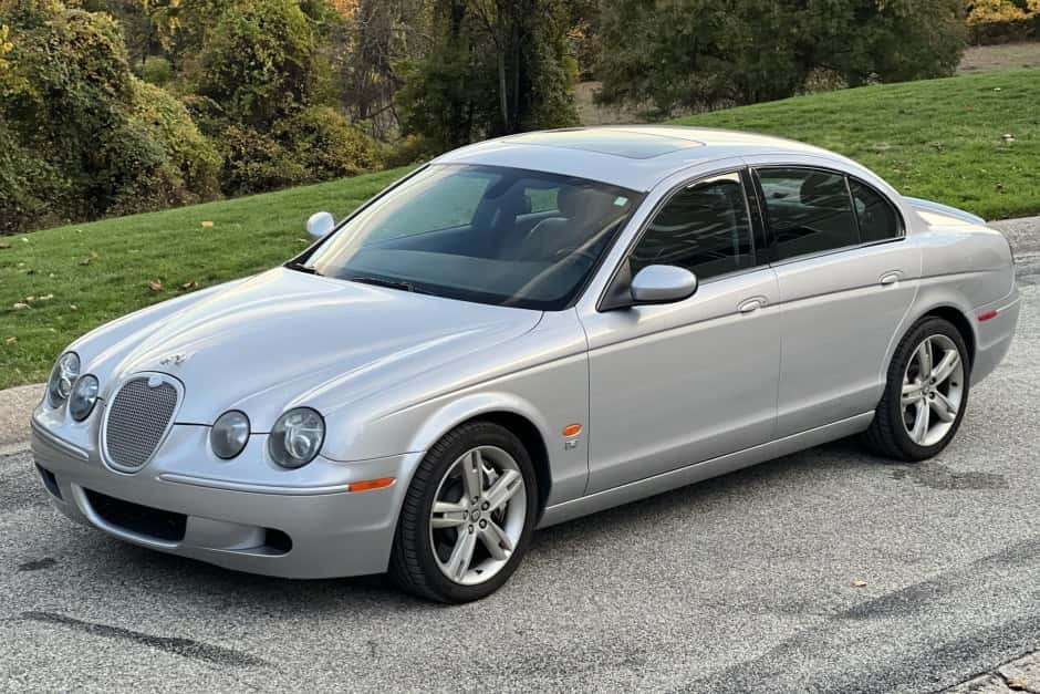 2005 Jaguar S-Type (1999-2007) sold for $16,000