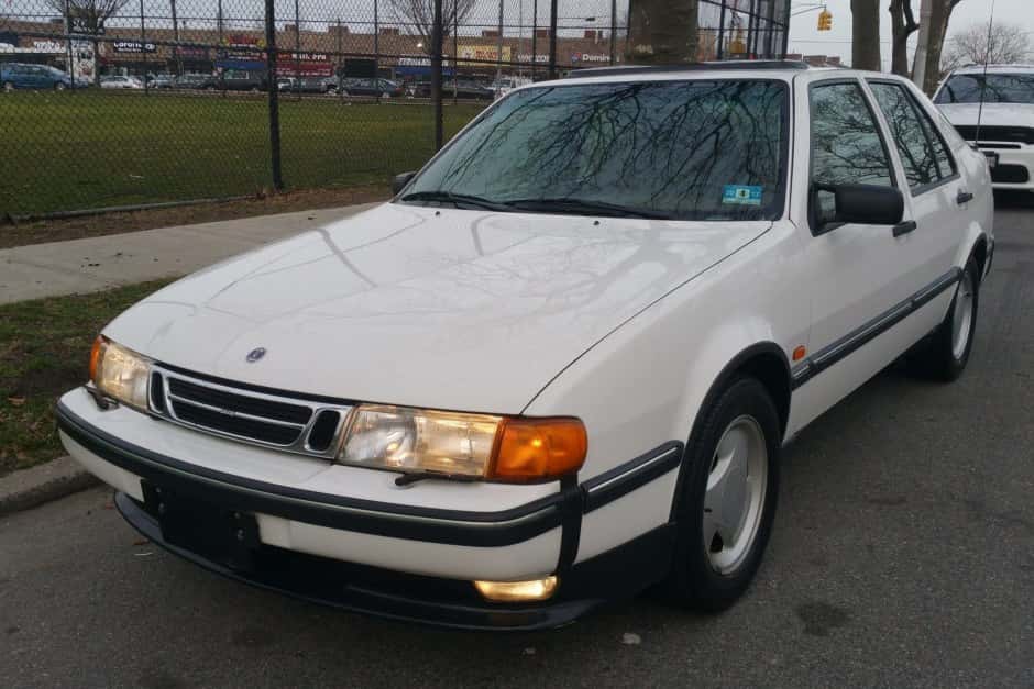 1995 Saab 9000 sold for $9,250
