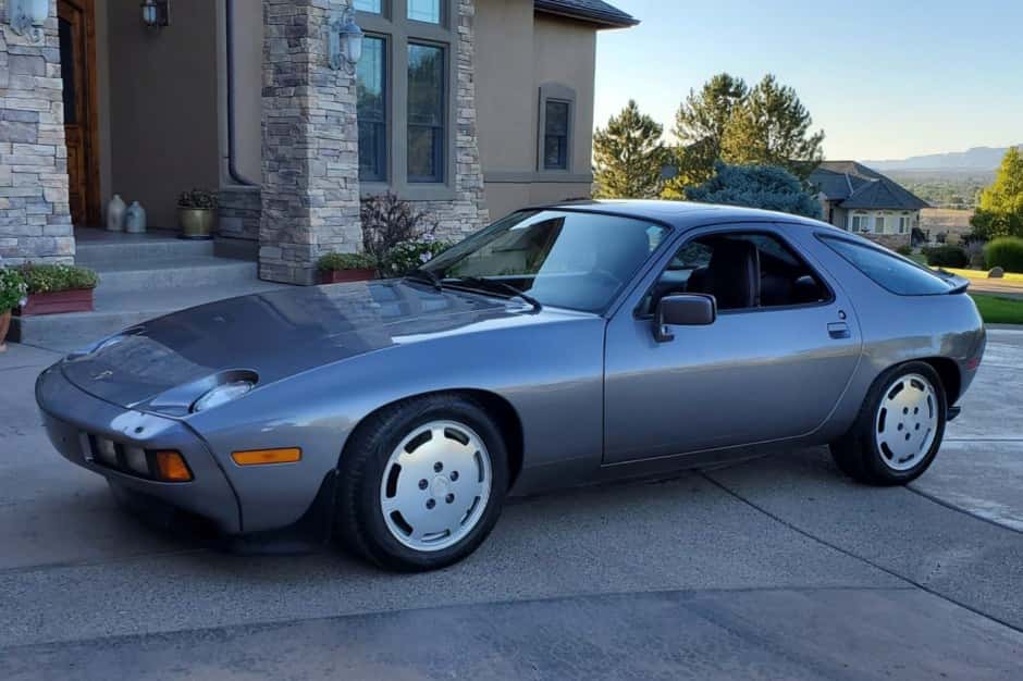 1985 Porsche 928 sold for $21,000