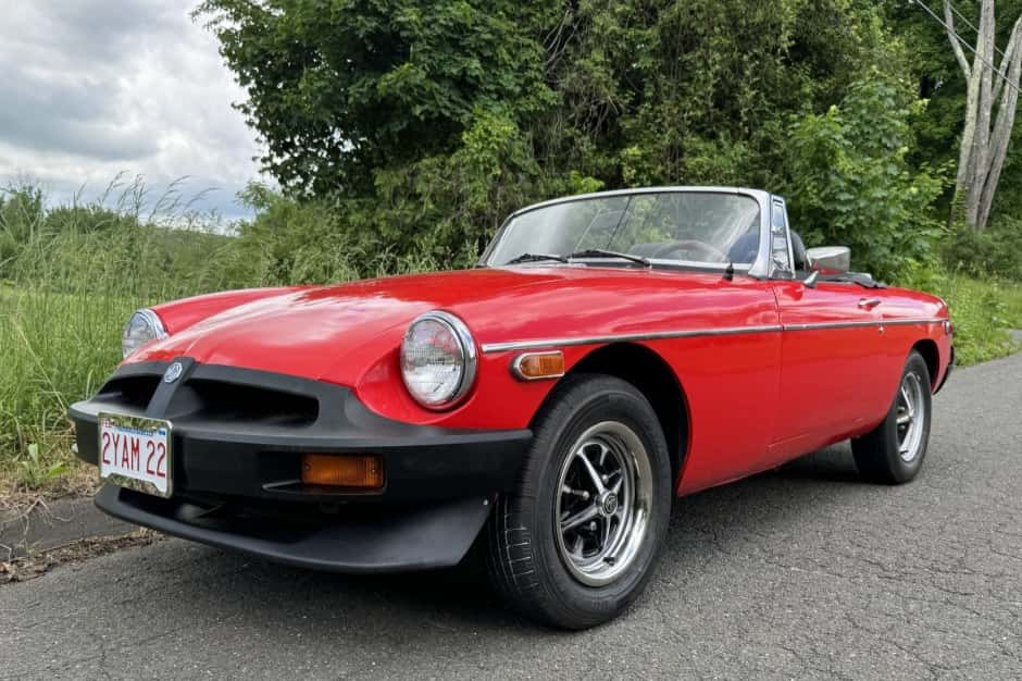 1977 MG MGB sold for $4,000