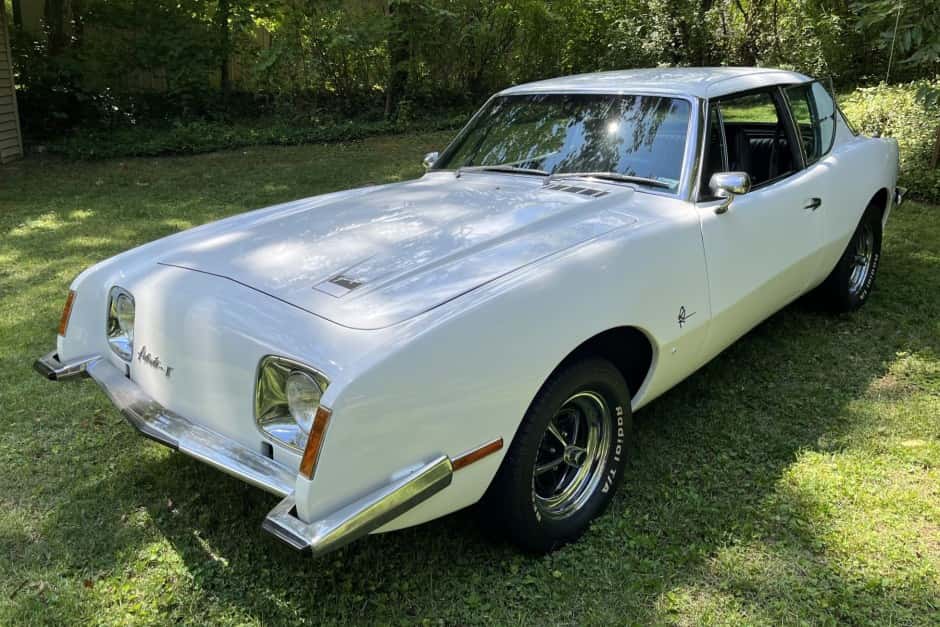1973 Studebaker Avanti sold for $16,500