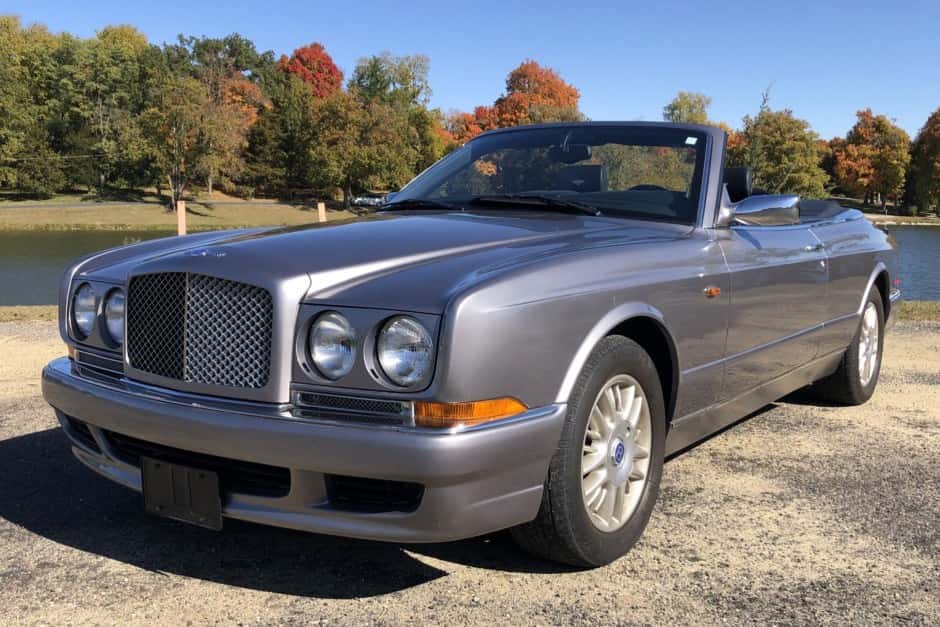 2002 Bentley Azure sold for $40,100