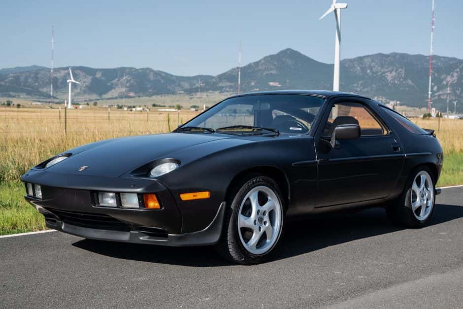 1982 Porsche 928 sold for $25,000