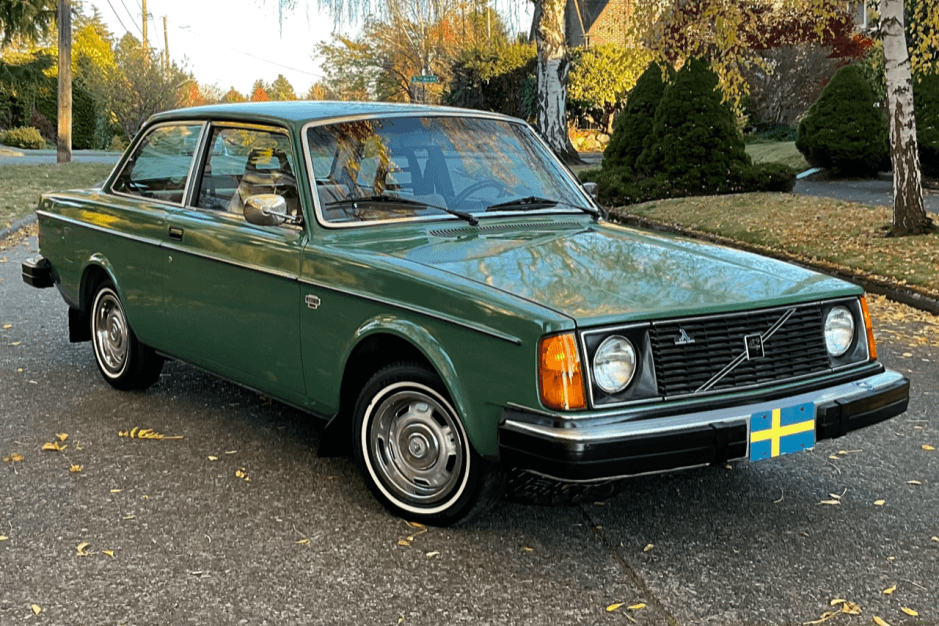 1979 Volvo 240 sold for $9,300