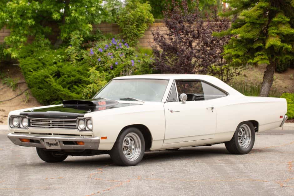 1969 Plymouth Road Runner sold for $27,000