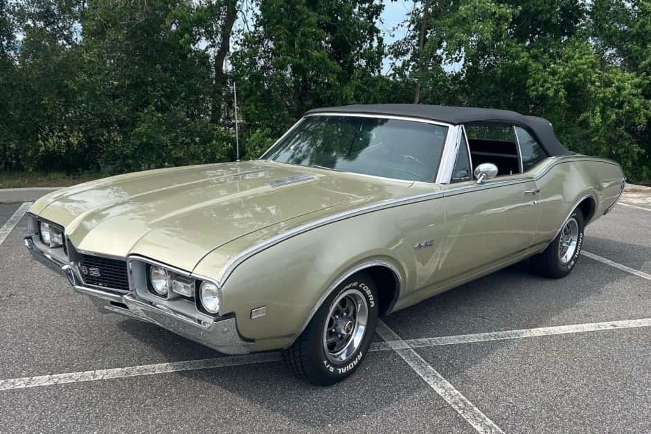 1968 Oldsmobile 442 sold for $33,000