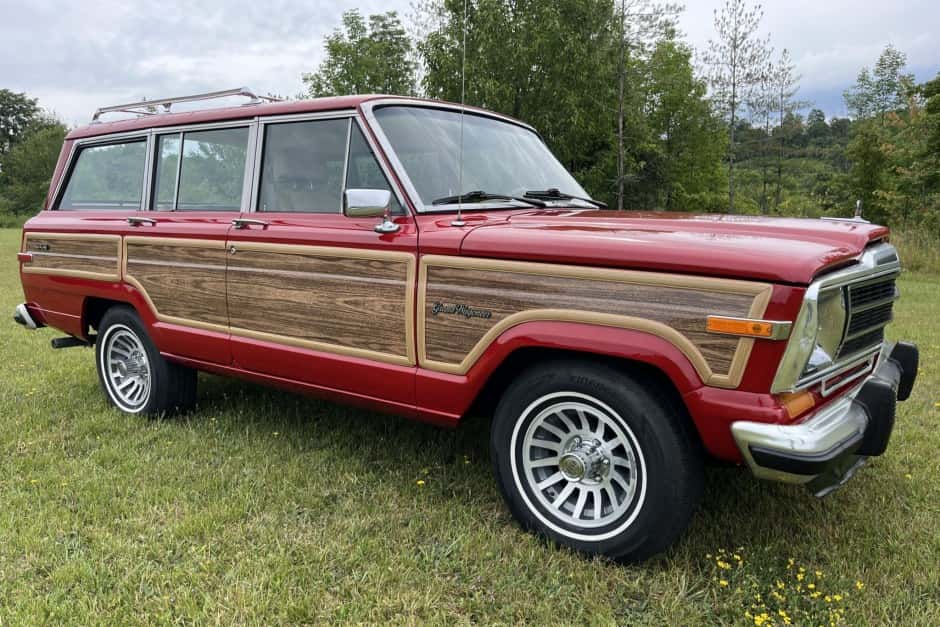 1987 Jeep SJ Grand Wagoneer sold for $31,500