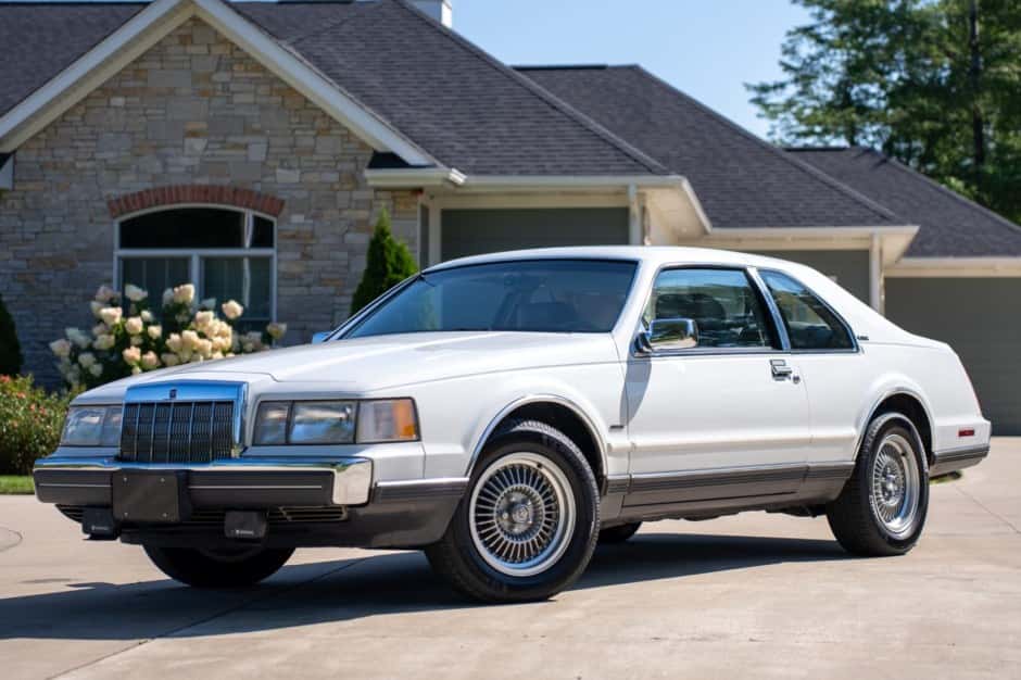1988 Lincoln Continental Mark VII & Mark VII sold for $11,350