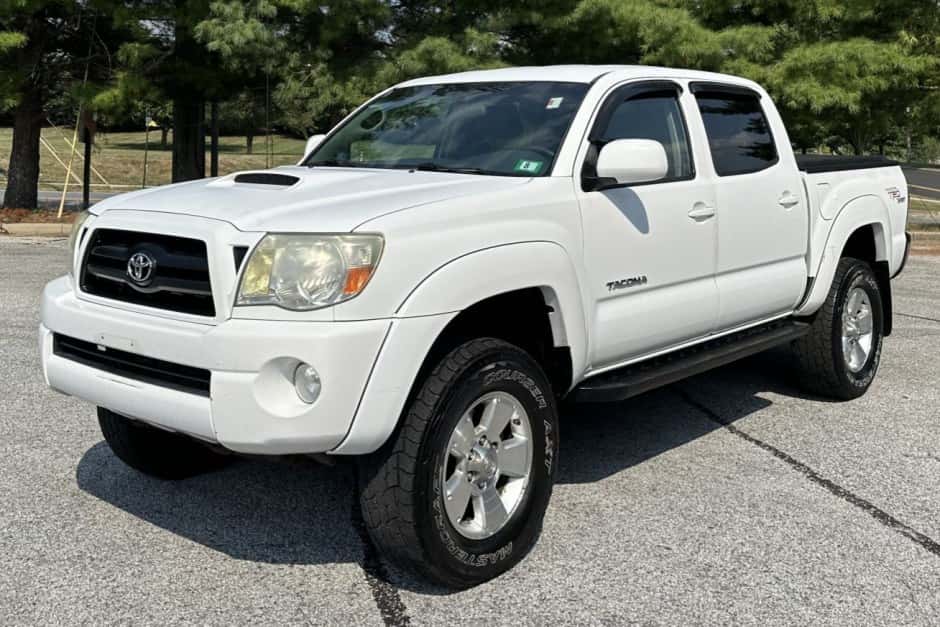 2006 Toyota Tacoma (N2X0 2005-2015) sold for $13,750