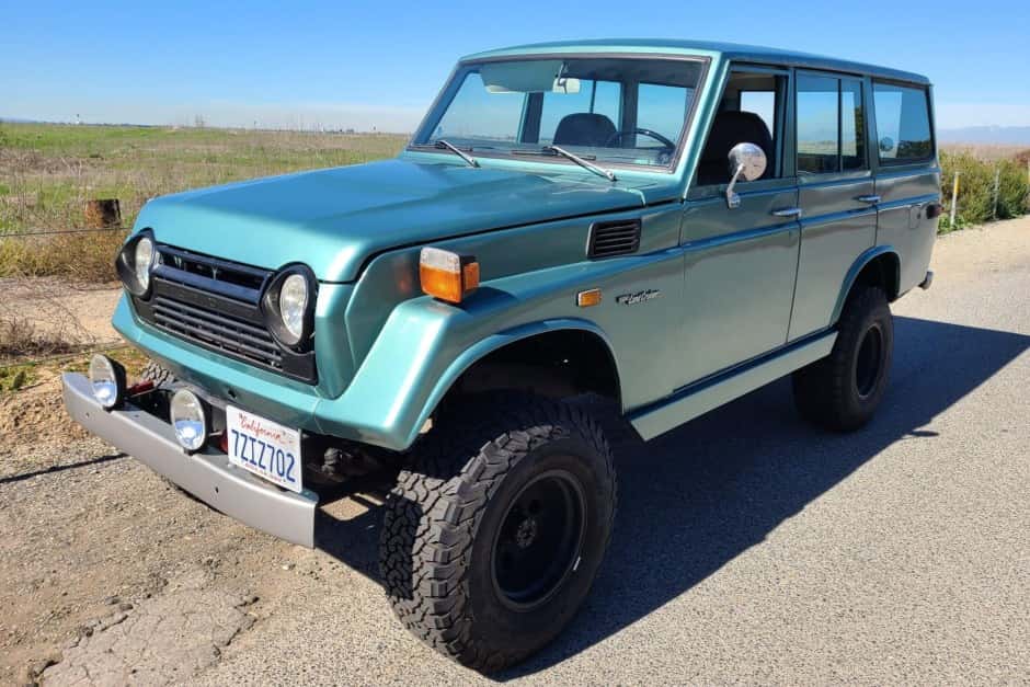 1974 Toyota Land Cruiser FJ55 sold for $16,890