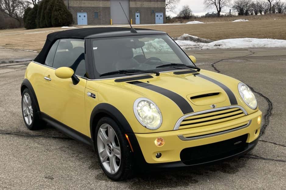 2005 Mini R52 Cooper Convertible sold for $18,000