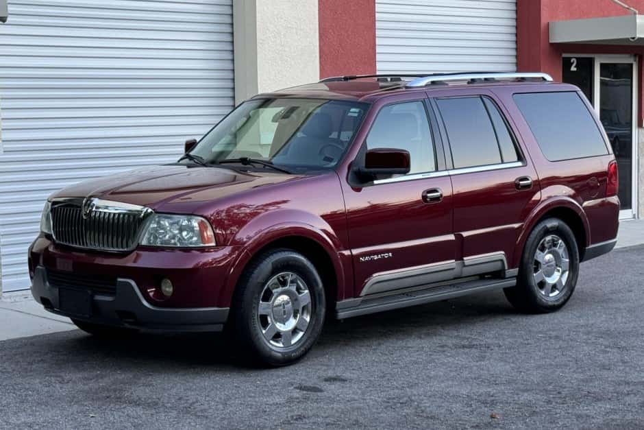 2004 Lincoln Navigator sold for $15,500