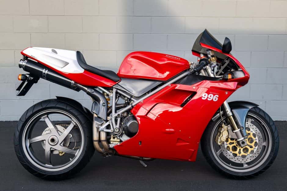 2000 Ducati 996 sold for $17,000