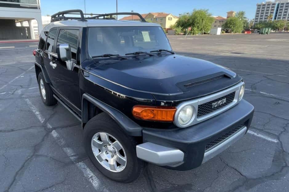 2007 Toyota FJ Cruiser sold for $16,255