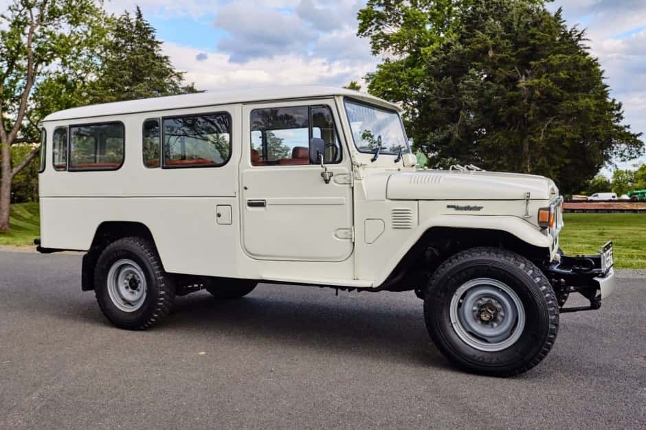 1984 Toyota Land Cruiser FJ45 sold for $28,500