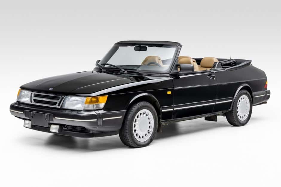 1988 Saab 900 sold for $21,750