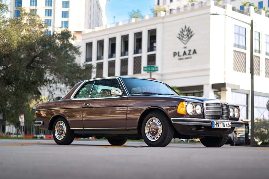 1984 Mercedes-Benz W123 sold for $19,500