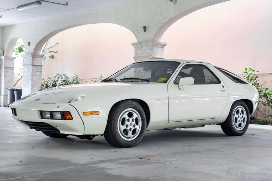 1981 Porsche 928 sold for $18,500
