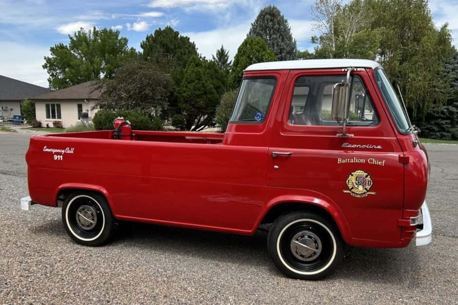 1962 Ford Econoline Pickup sold for $16,000