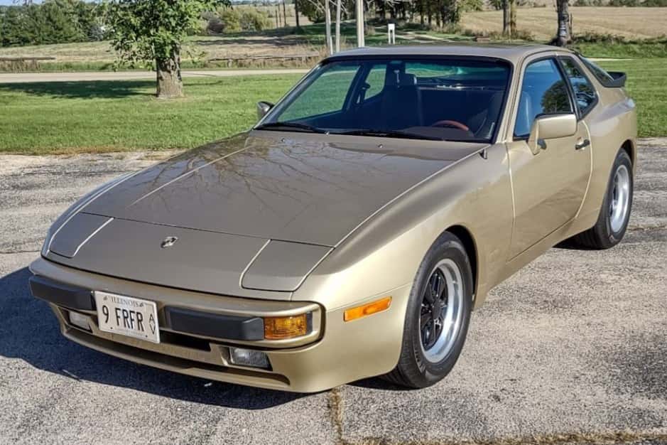 1984 Porsche 944 sold for $10,500