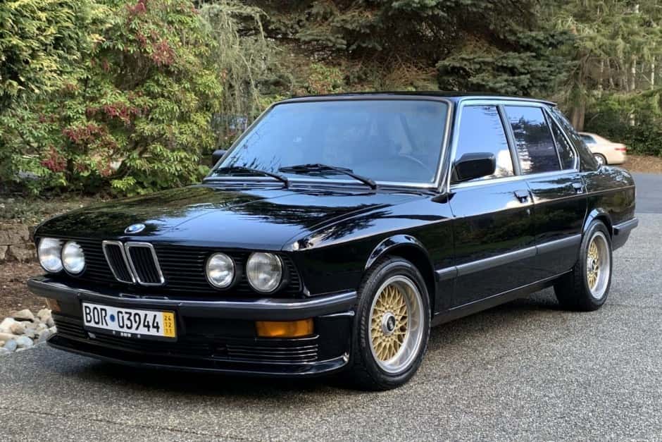 1983 BMW E28 5-Series sold for $13,000