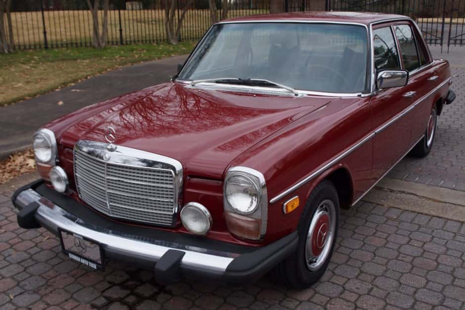 1976 Mercedes-Benz W114 & W115 sold for $10,750
