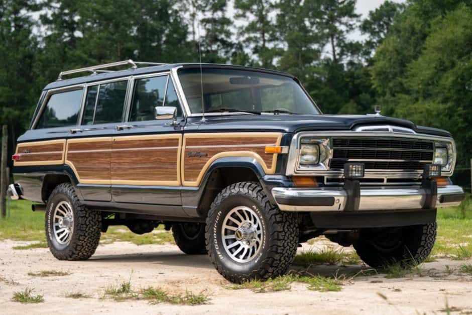1989 Jeep SJ Grand Wagoneer sold for $39,000