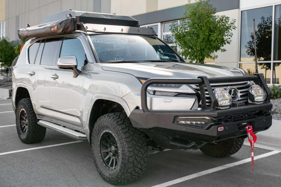 2022 Lexus LX (J310) sold for $97,500