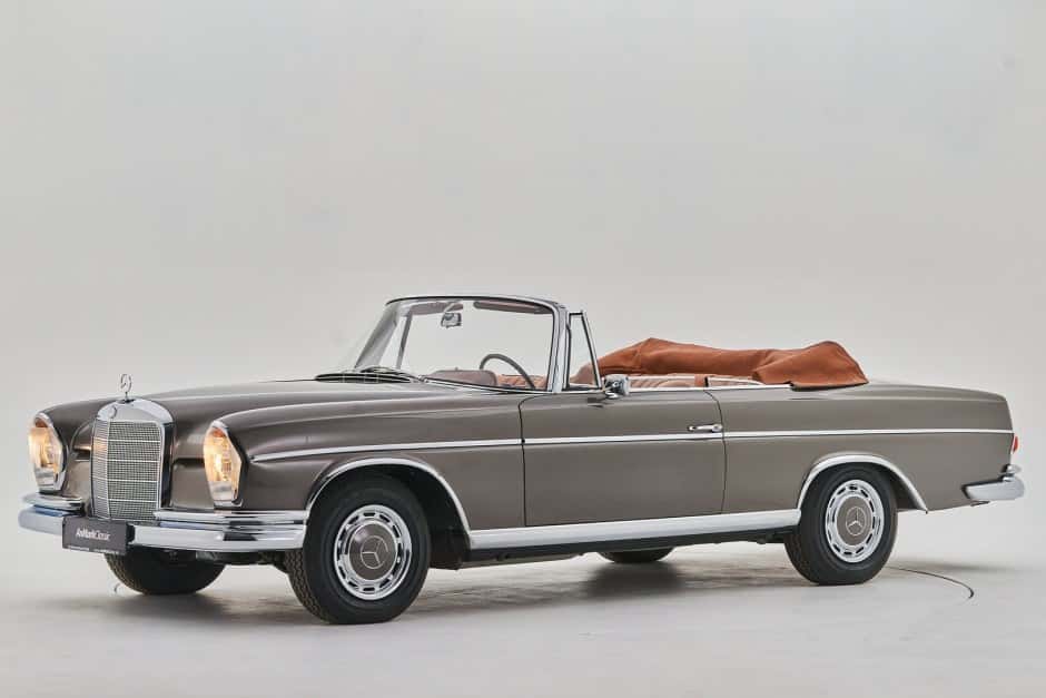 1966 Mercedes-Benz W112 sold for $280,000