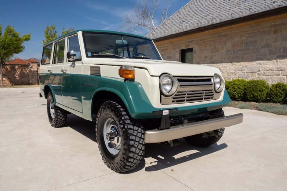 1976 Toyota Land Cruiser FJ55 sold for $70,000