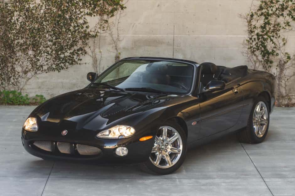 2001 Jaguar XKR sold for $11,361