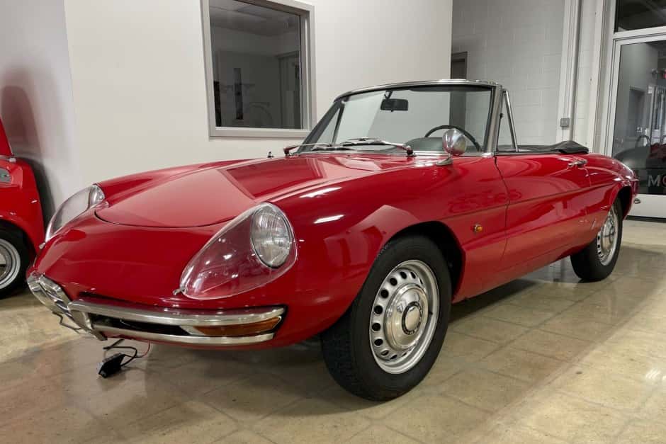 1967 Alfa Romeo 105/115 Spider Series 1 sold for $41,750