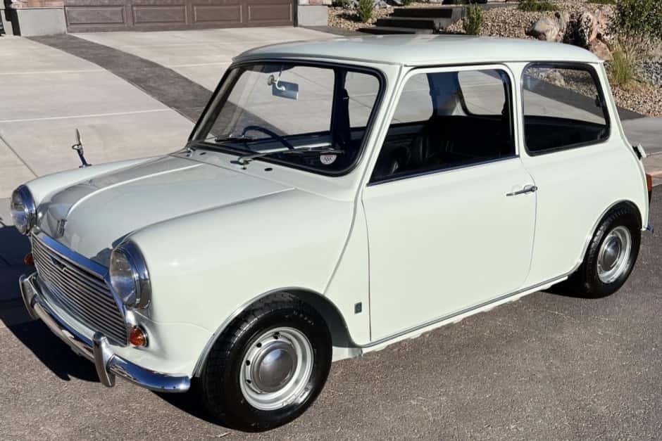 1971 Mini Mk I-III Cooper sold for $27,501