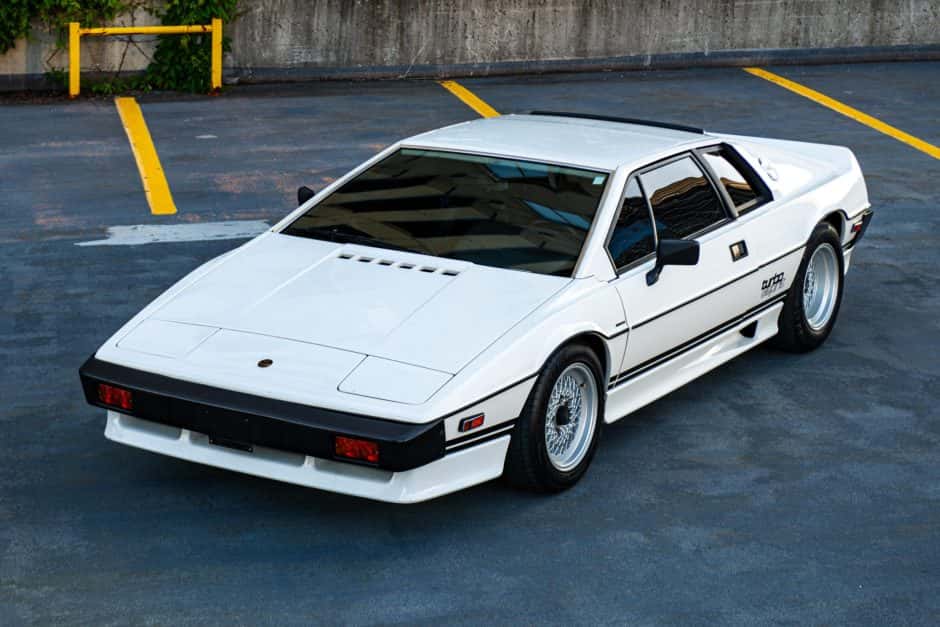 1984 Lotus Esprit sold for $39,250