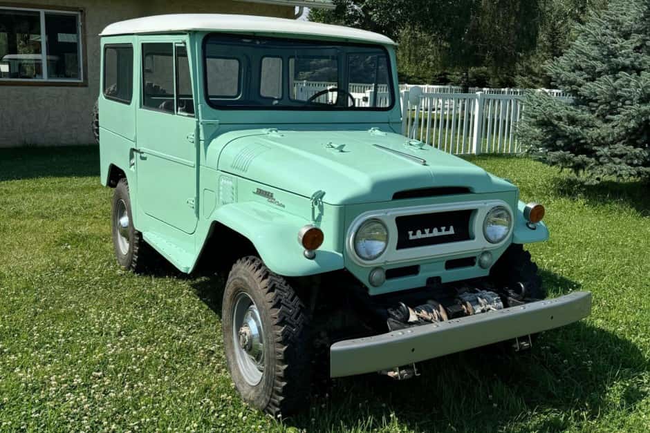 1965 Toyota Land Cruiser FJ40 sold for $17,500