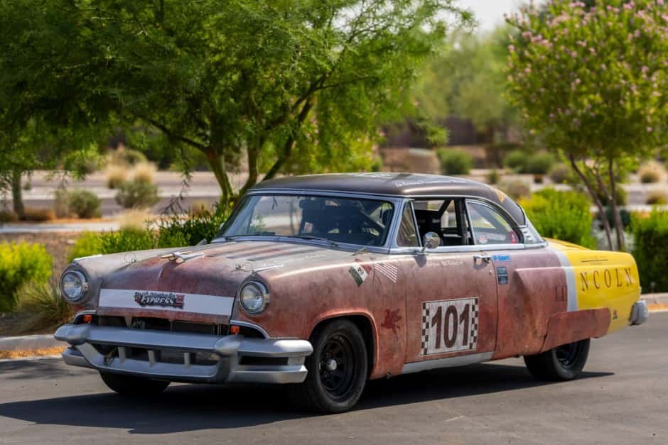 1954 Lincoln Capri sold for $63,348