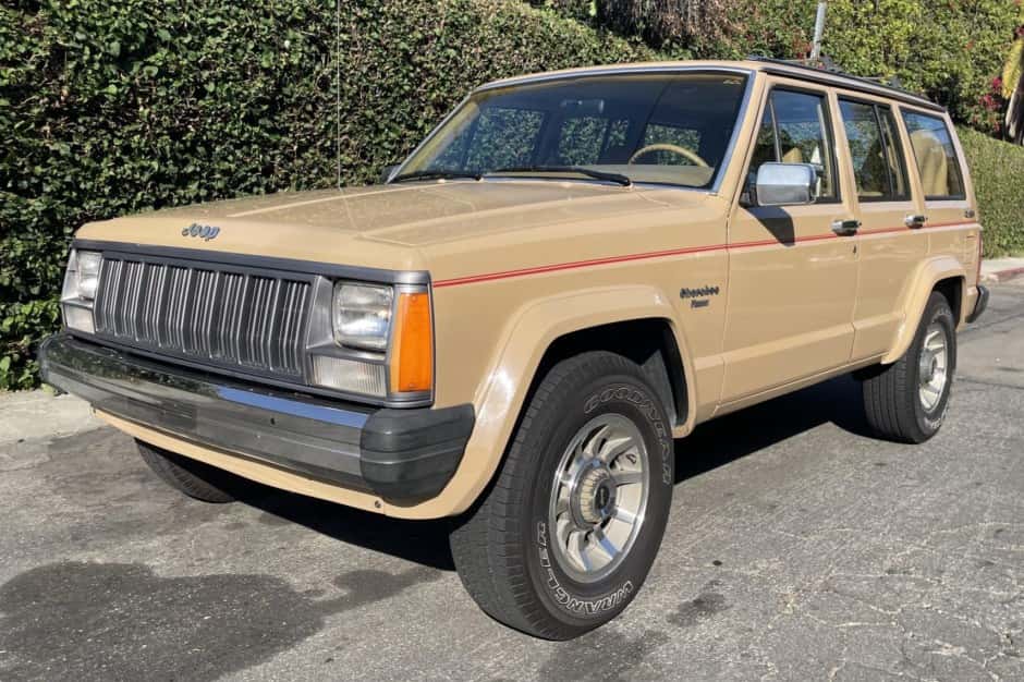 1988 Jeep XJ Cherokee sold for $9,888
