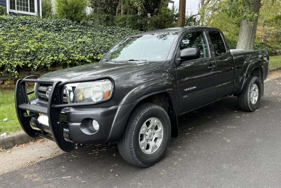 2010 Toyota Tacoma (N2X0 2005-2015) sold for $15,500