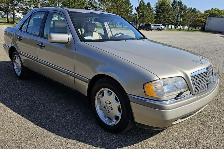1996 Mercedes-Benz W202 C-Class sold for $6,800