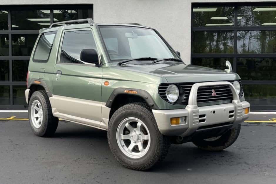 1997 Mitsubishi Pajero & Montero sold for $8,900