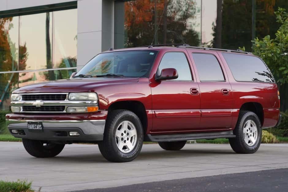 2004 Chevrolet Suburban (GMT800 2000-2006) sold for $11,000