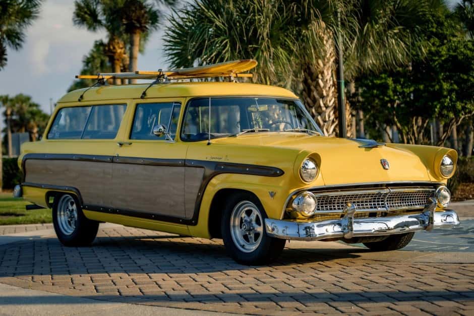 1955 Ford Customline sold for $15,250