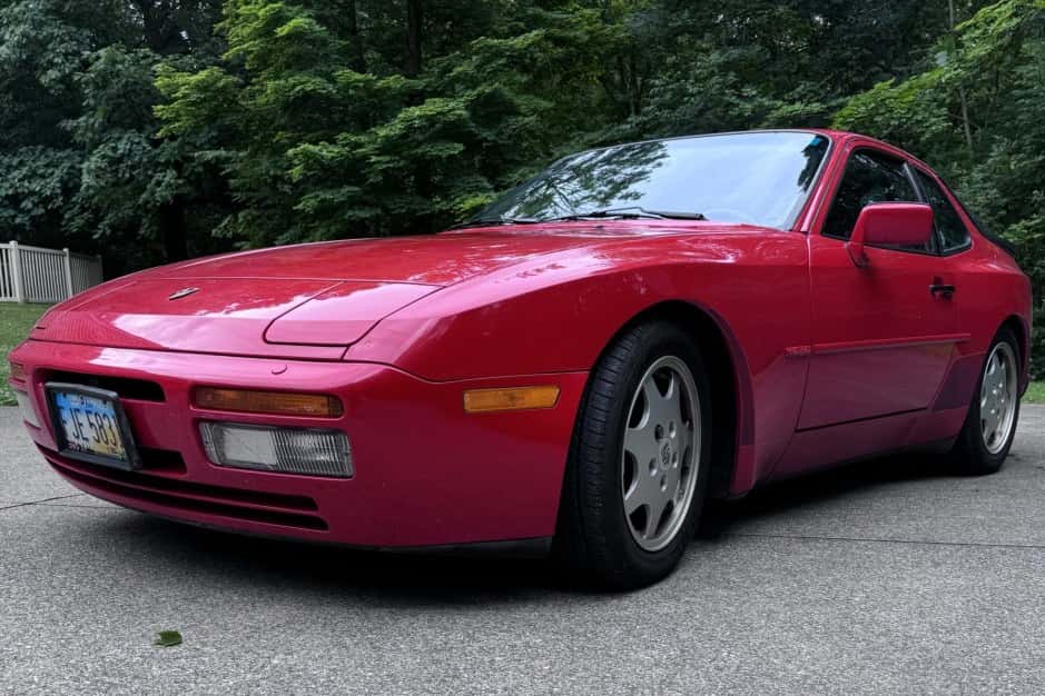 1989 Porsche 944 sold for $18,300