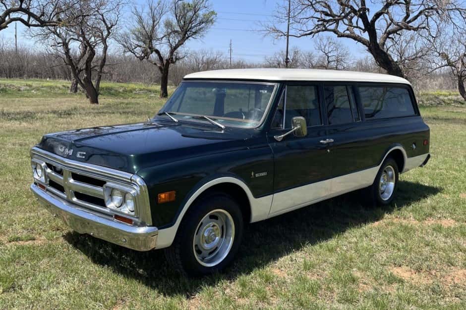 1972 GMC Suburban (1967-1972) sold for $19,250