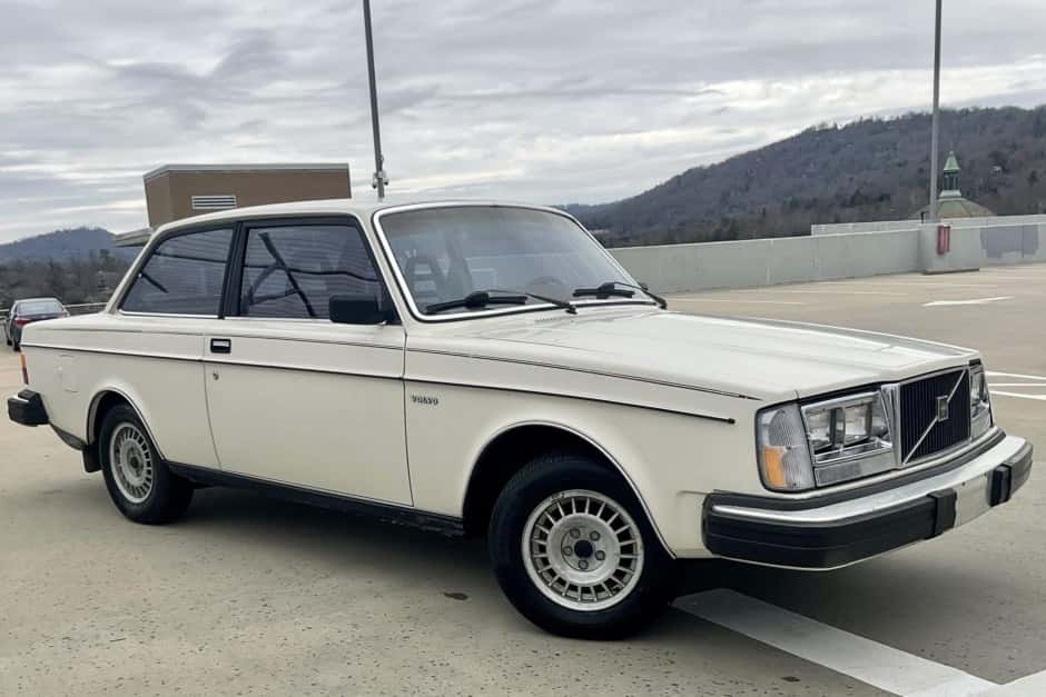 1982 Volvo 240 sold for $7,545