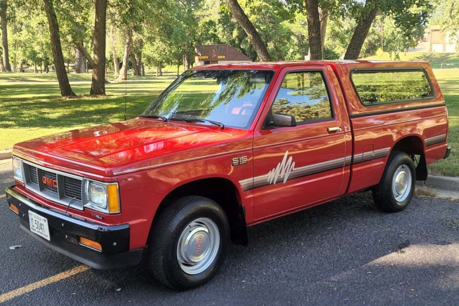 1989 GMC S-15 Sonoma (1982-1993) sold for $14,513